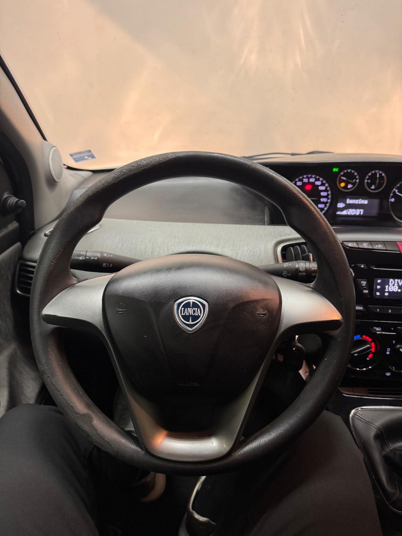 Lancia Ypsilon 1.2 69 CV 5 porte GPL Ecochic Platinum