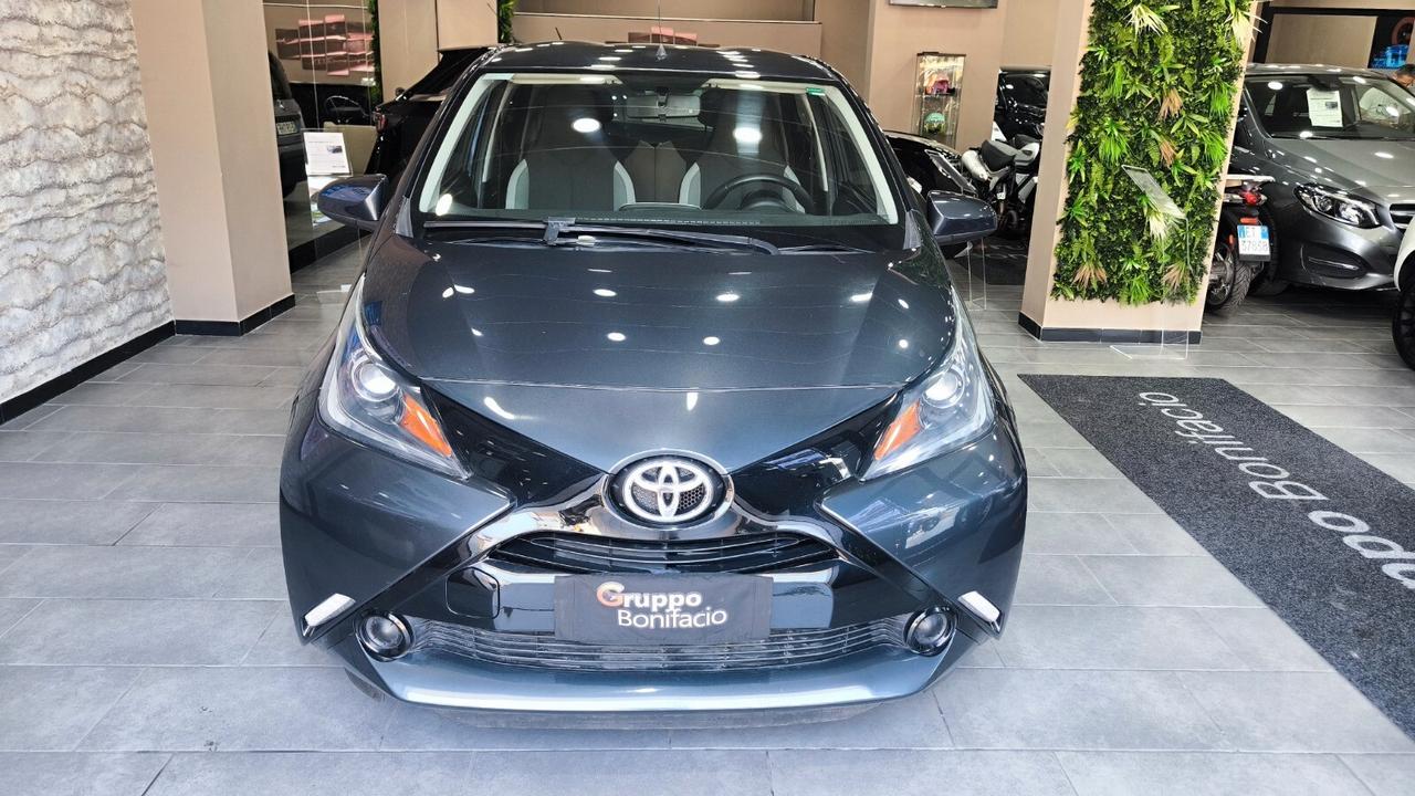 Toyota Aygo 1.0 VVT-i 69 CV 5 porte x-business MMT