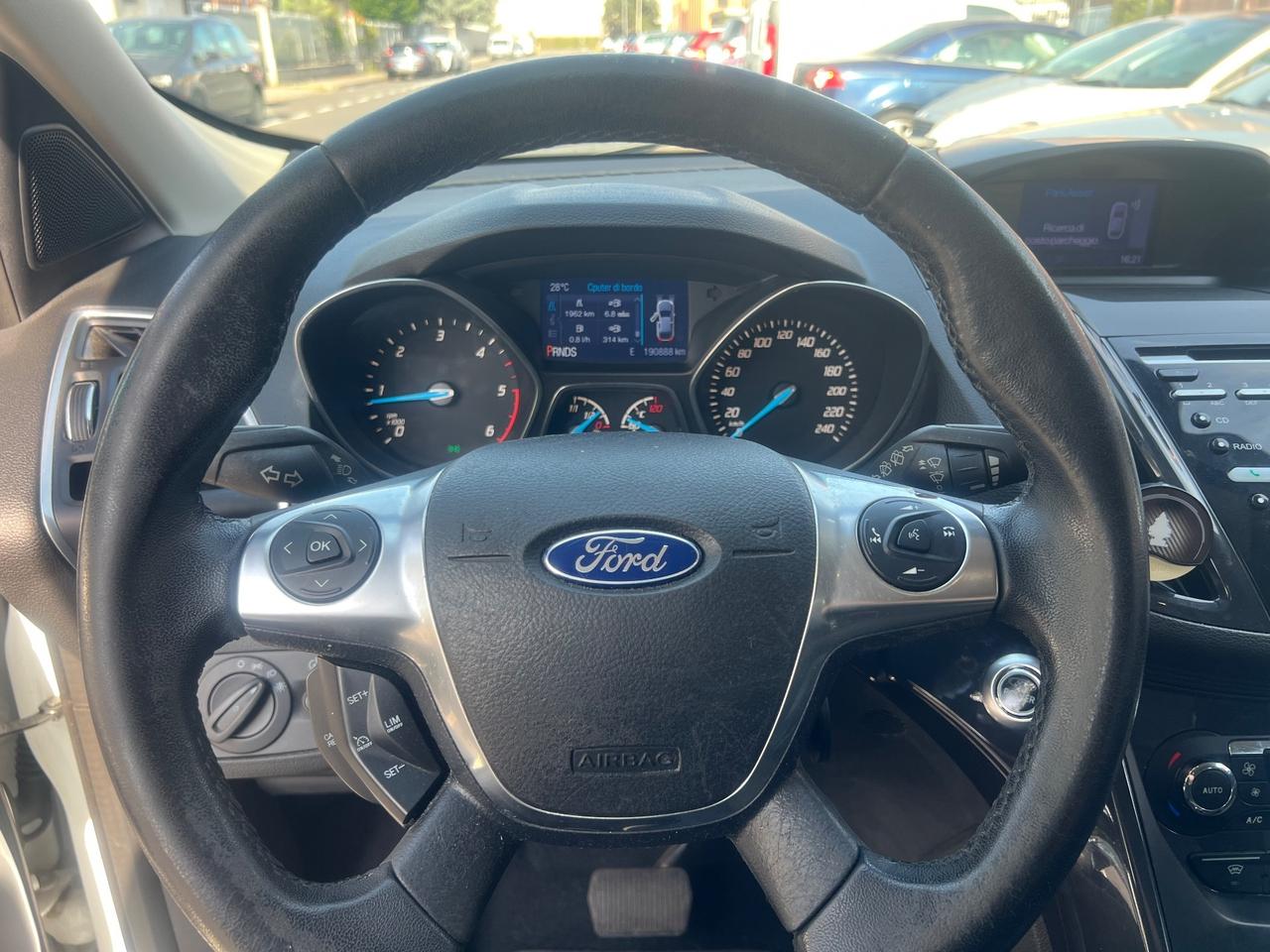 Ford Kuga 2.0 TDCI 140 CV 4WD Powershift Titanium