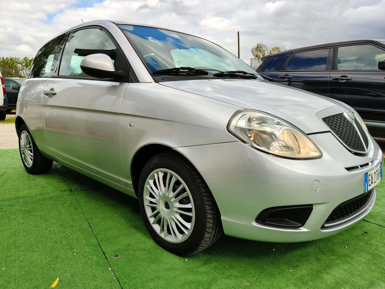 Lancia Ypsilon 1.4 16V Platino - 2010