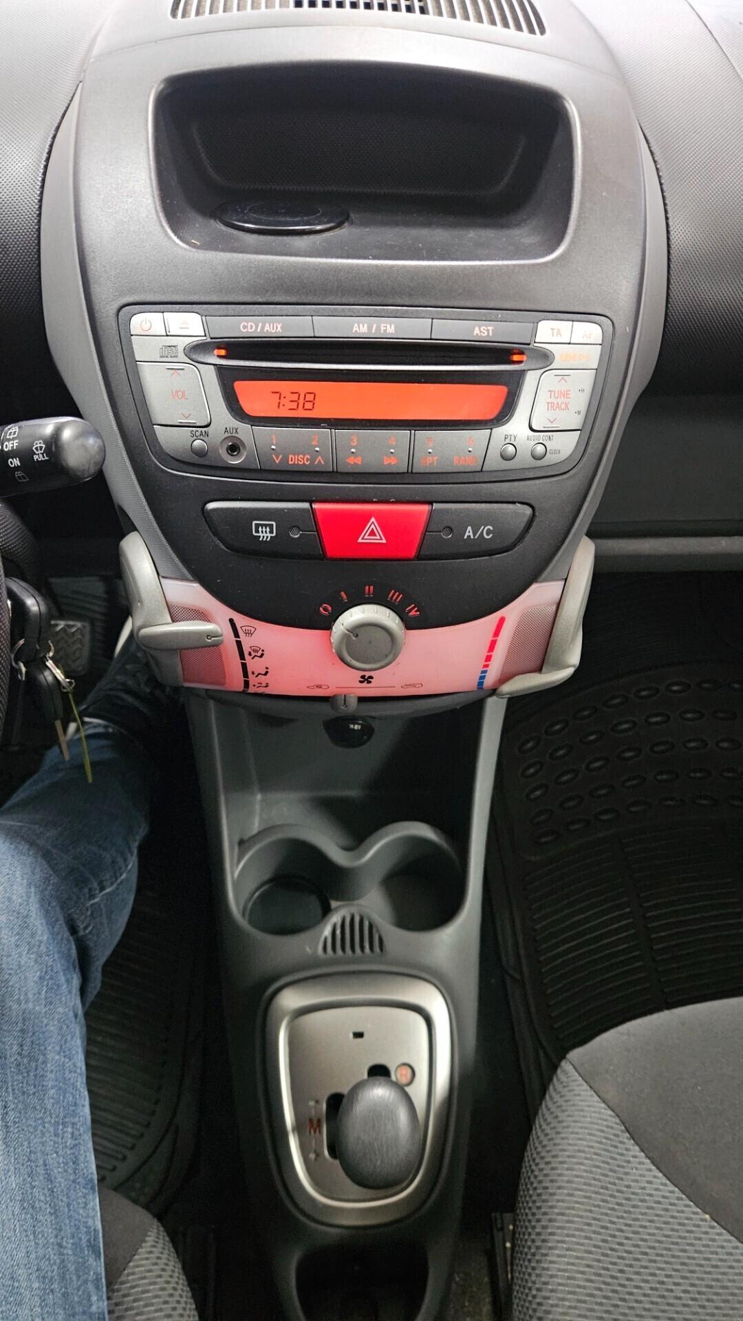 Toyota Aygo 1.0 12V VVT-i 5 porte Sol