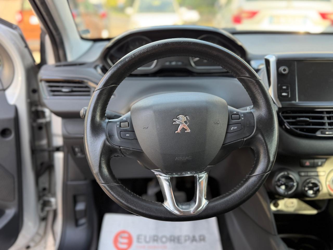 Peugeot 208 PureTech 82 5 porte Allure