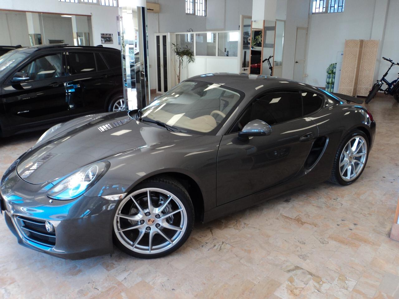 Porsche Cayman 2.7