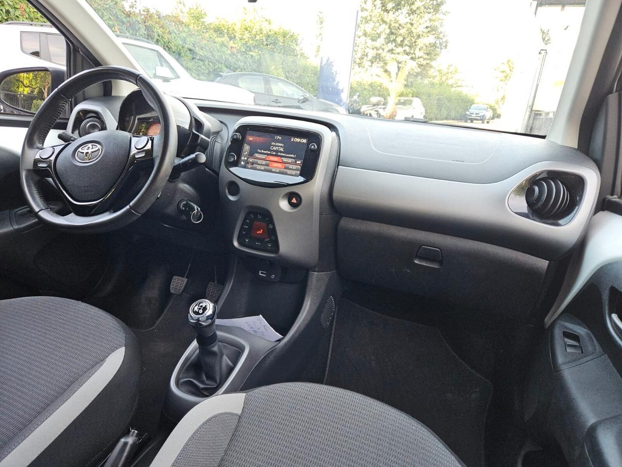 Toyota Aygo Connect 1.0 VVT-i 72 CV 5 porte