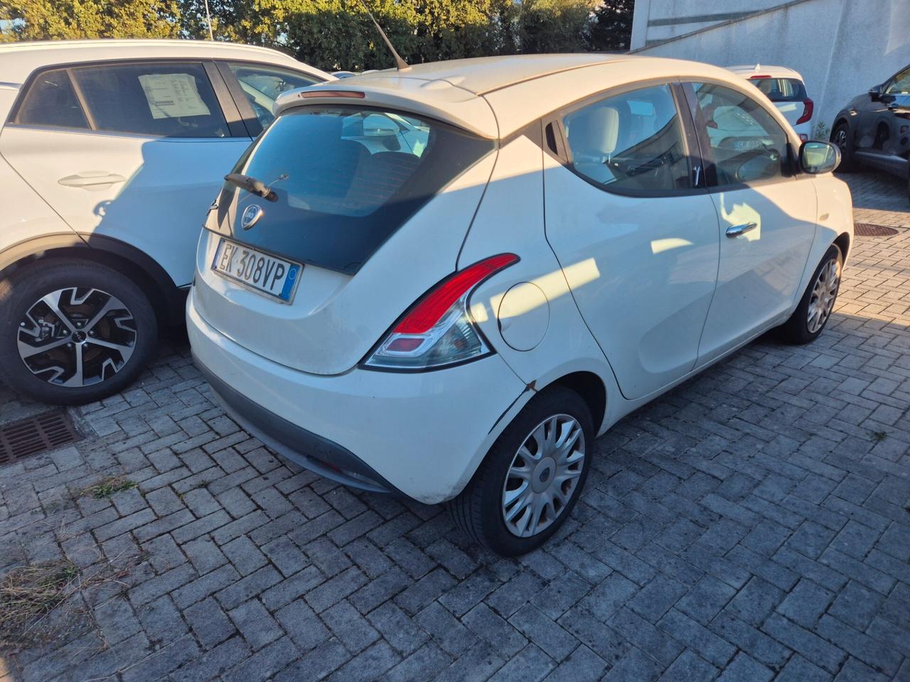 Lancia Ypsilon 1.2 69 CV 5 porte S&S Platinum