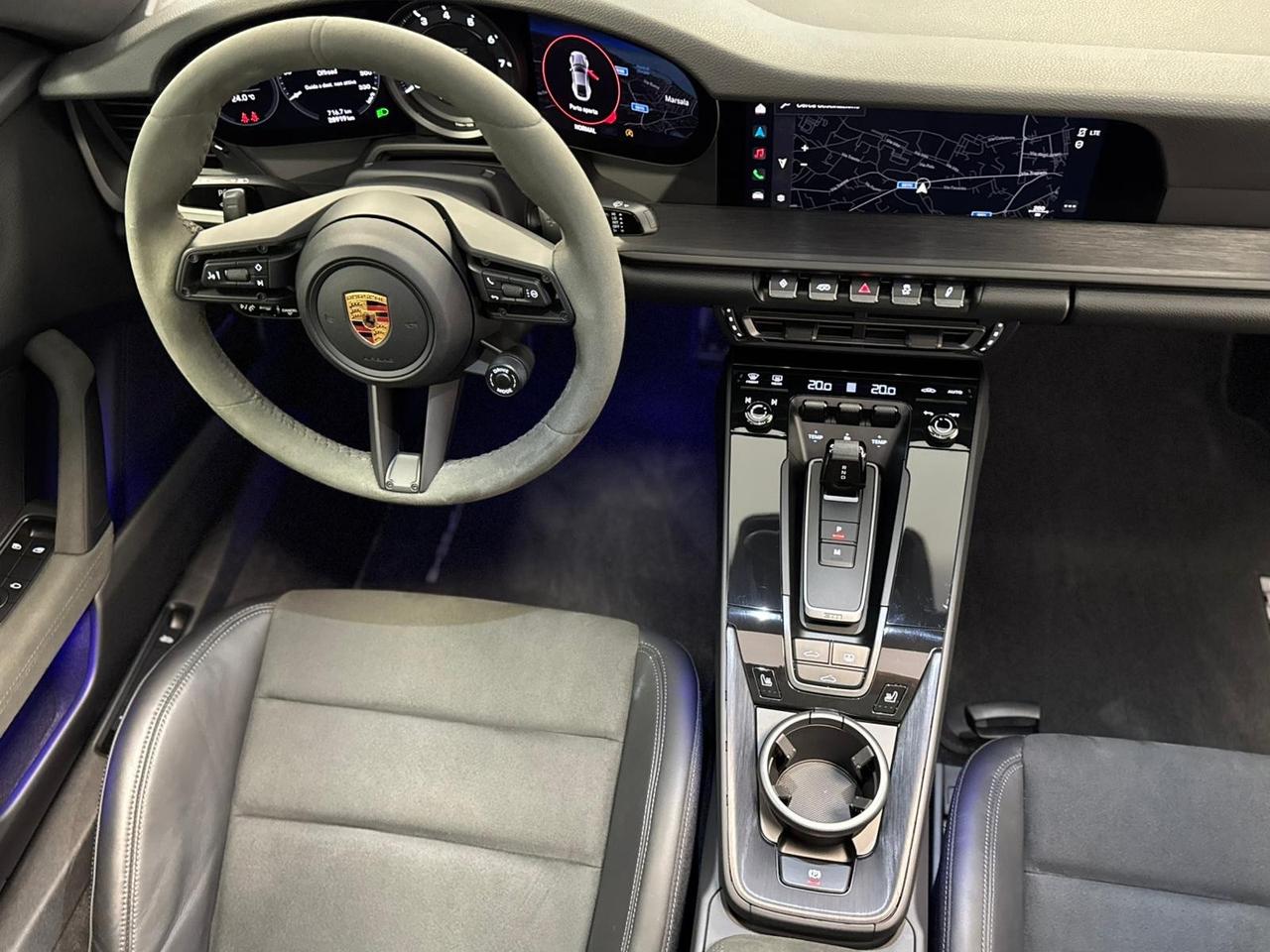 Porsche 911 Carrera 4 GTS
