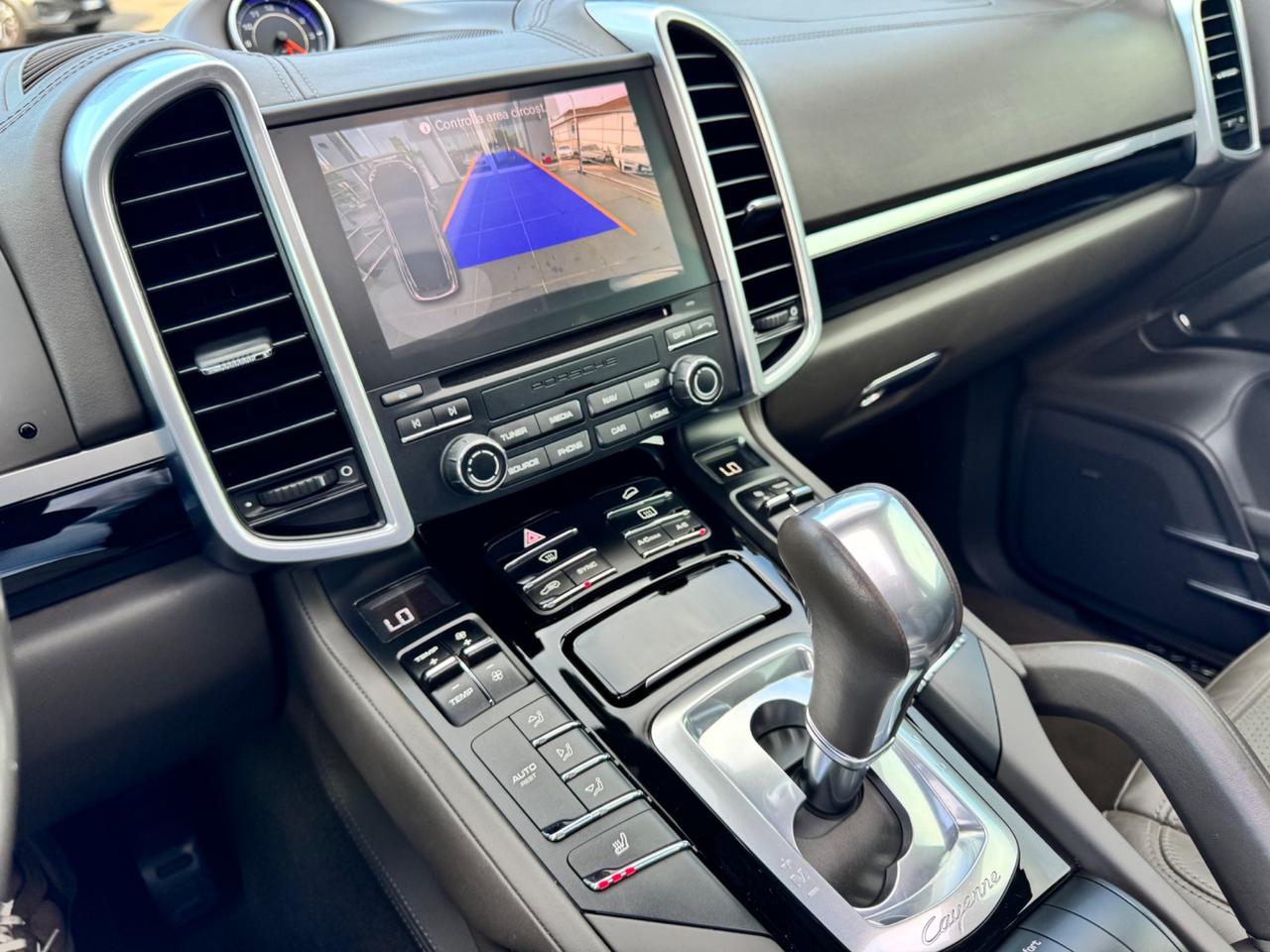 Porsche Cayenne 3.0 Diesel Platinum Edition open edition Porsche approved