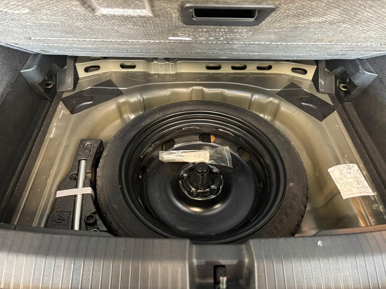 Volkswagen T-Roc 1.6 TDI Business NAVIGATORE-APP CARPLAY