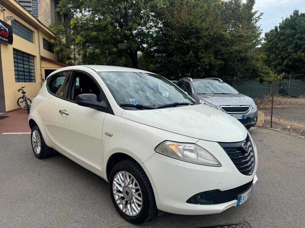 Lancia Ypsilon 0.9 TwinAir 84 CV Metano 2014 NEOPATENTATI