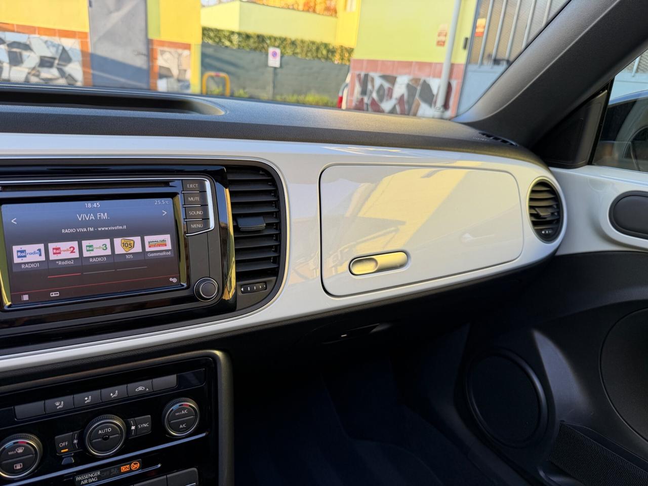 Volkswagen Maggiolino Cabrio 1.2 TSI color Gesso