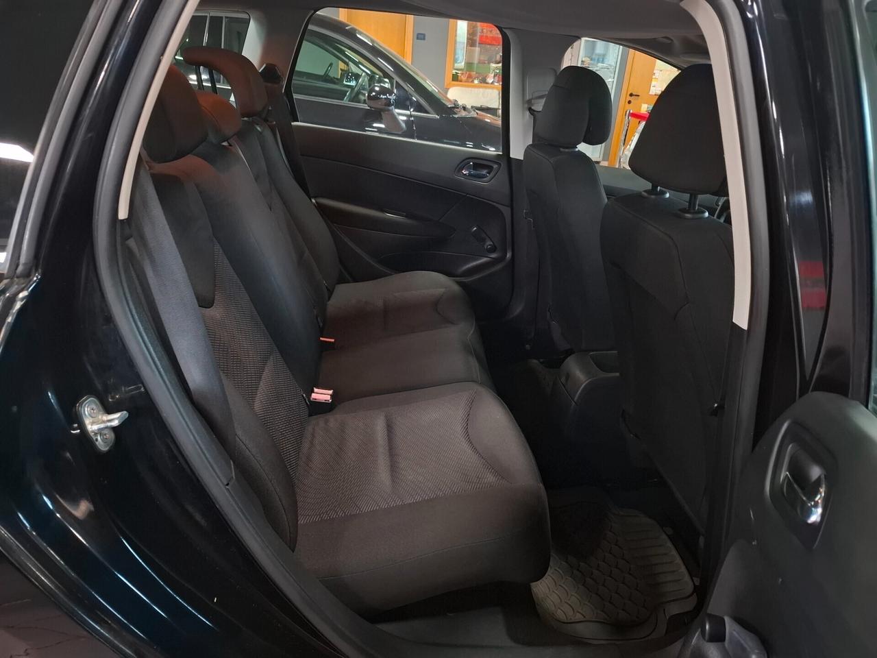 Peugeot 308 1.6 HDi 90CV Neopatentato