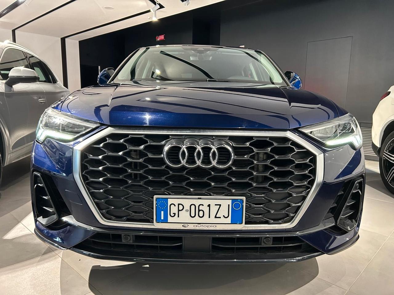 Audi Q3 45 TFSI e S tronic Business