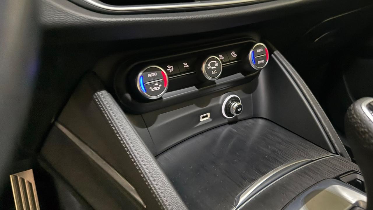 Alfa Romeo Stelvio 2.2 Turbodiesel 160 CV AT8 RWD Business