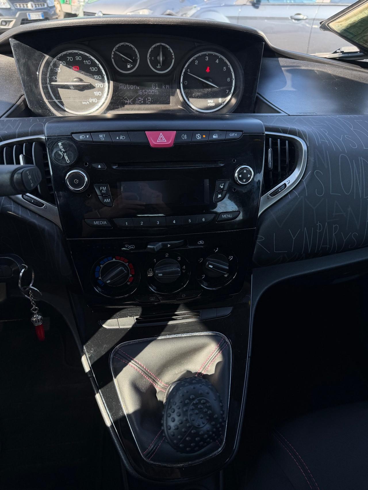 Lancia Ypsilon 1.2 69 CV 5 porte S&S Platinum