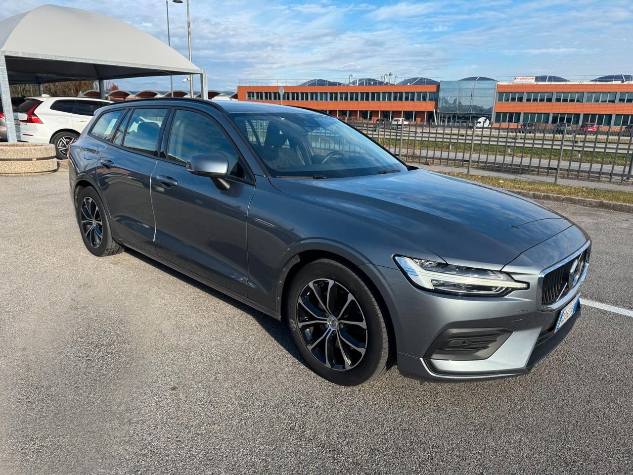 Volvo V60 B4 (Diesel/Hybrid) Momentum Business