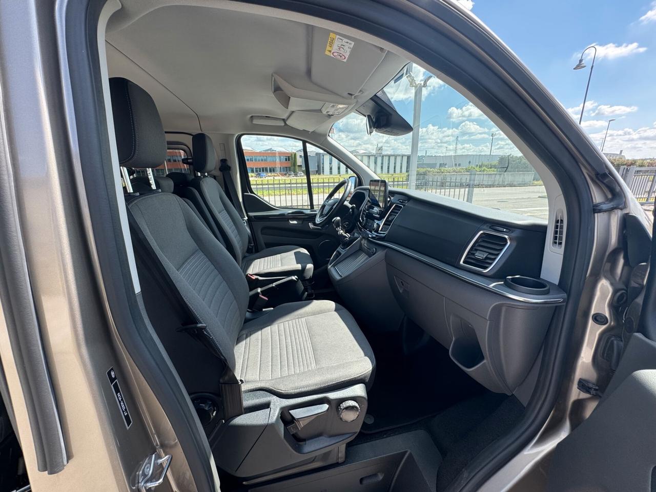 Ford Tourneo Custom Tit. 2.0MHVE 130CV PassoC. 8p