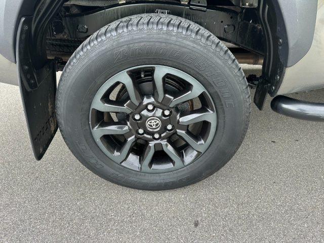TOYOTA Hilux 2.4 D A/T 4WD Double Cab Invincible PREZZO FINITO