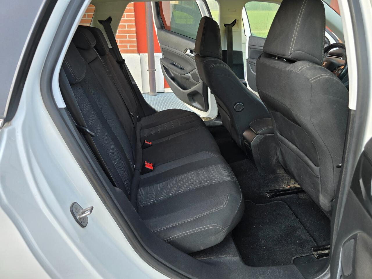 Peugeot 308 BlueHDi 120 S&S EAT6 SW Allure