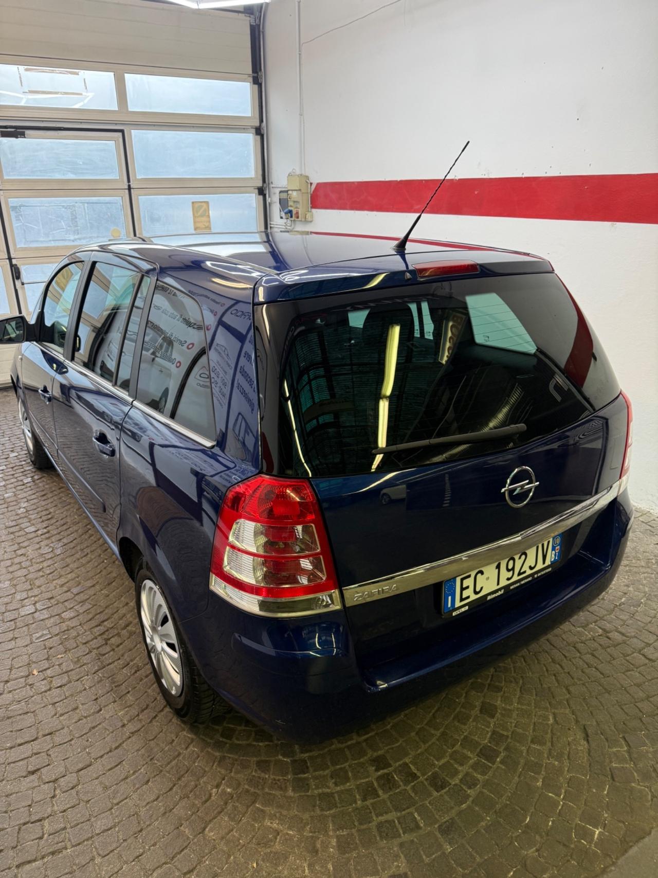 Opel Zafira 1.8 16V VVT Easytronic Cosmo