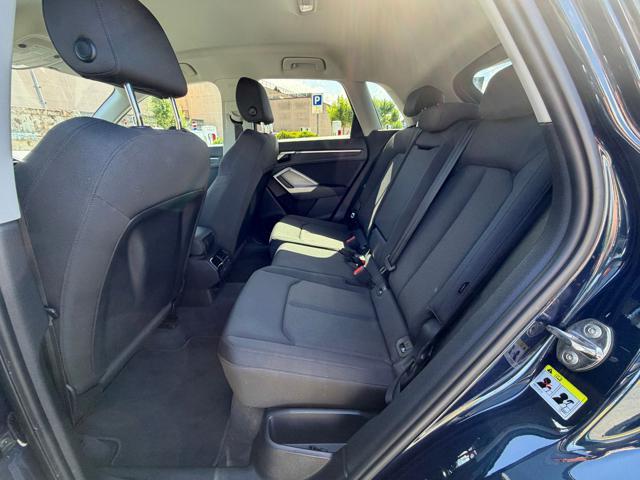 AUDI Q3 35 TDI quattro S tronic Business