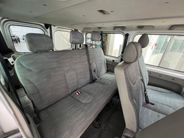 RENAULT Trafic T29 2.0 dCi/115 PL-TN Passenger Confort - 9 POSTI