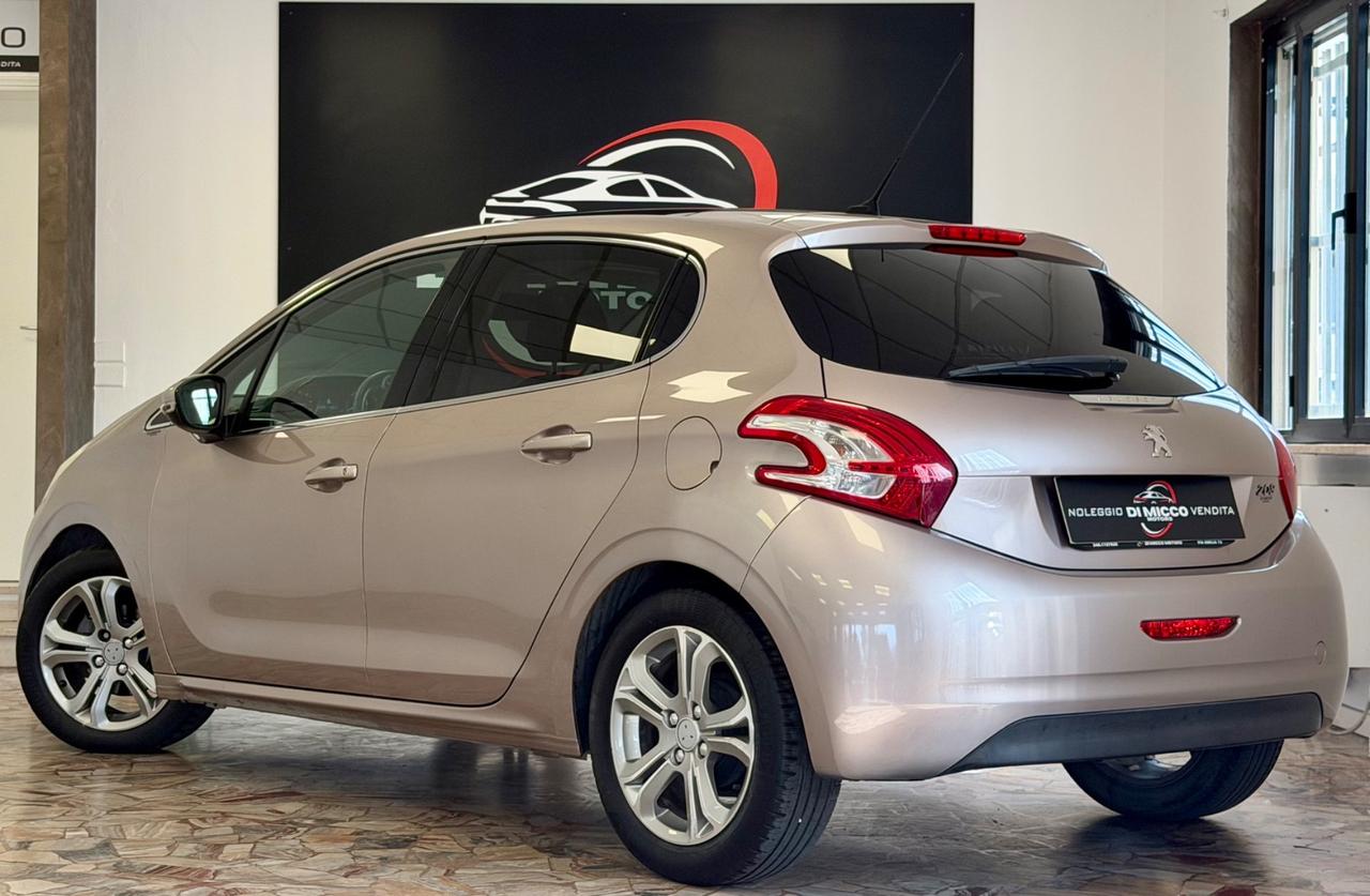 Peugeot 208 1.4 HDi 68 CV 5 porte Allure