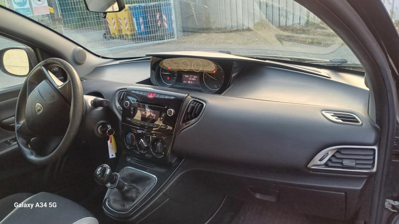 Lancia Ypsilon 1.2 69 CV 5 porte Gold