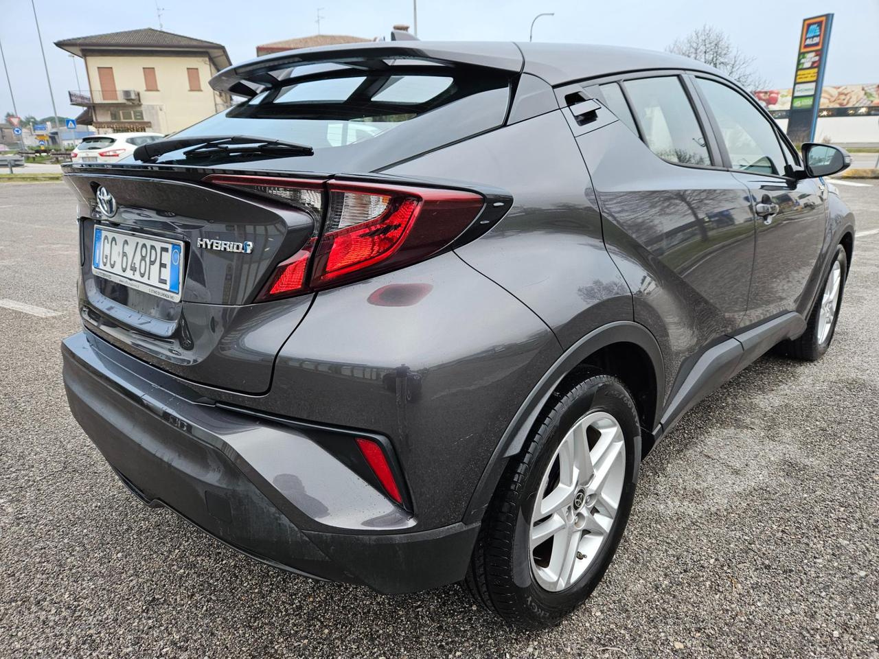 Toyota C-HR 1.8h Business e-cvt