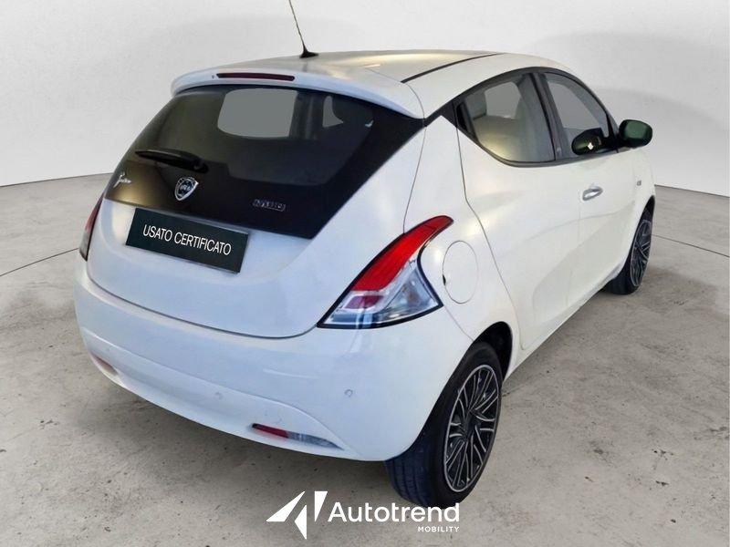 Lancia Ypsilon 1.0 FireFly 70 CV Hybrid Ecochic Gold S&S
