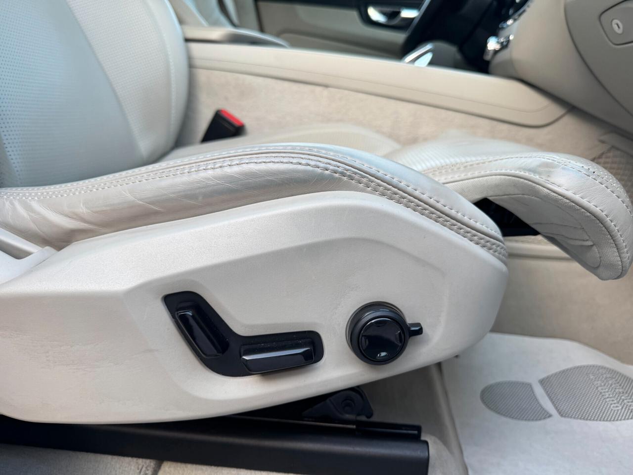 Volvo XC 60 XC60 B5 (d) AWD Geartronic Inscription