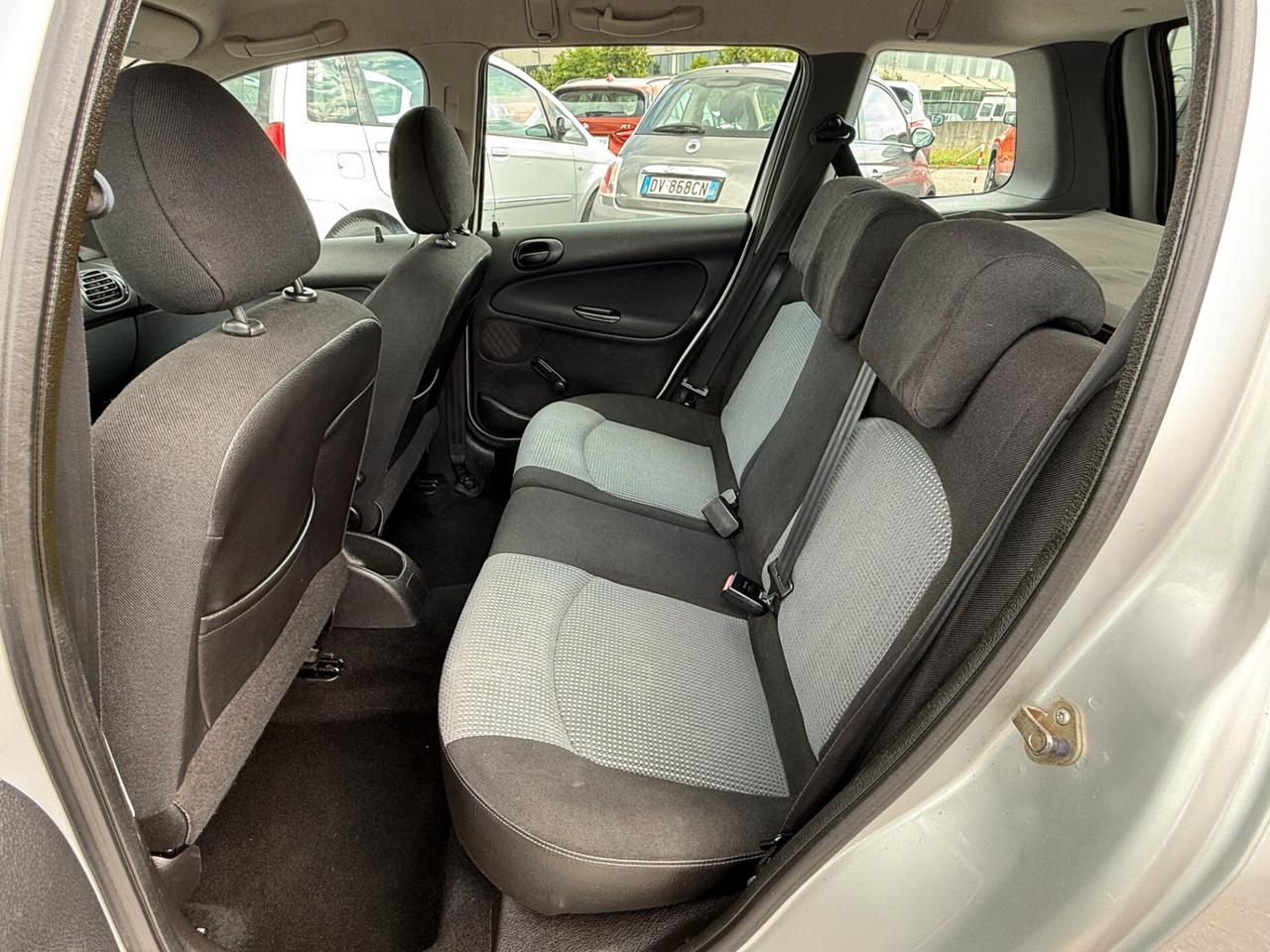 Peugeot 206 1.4 SW S