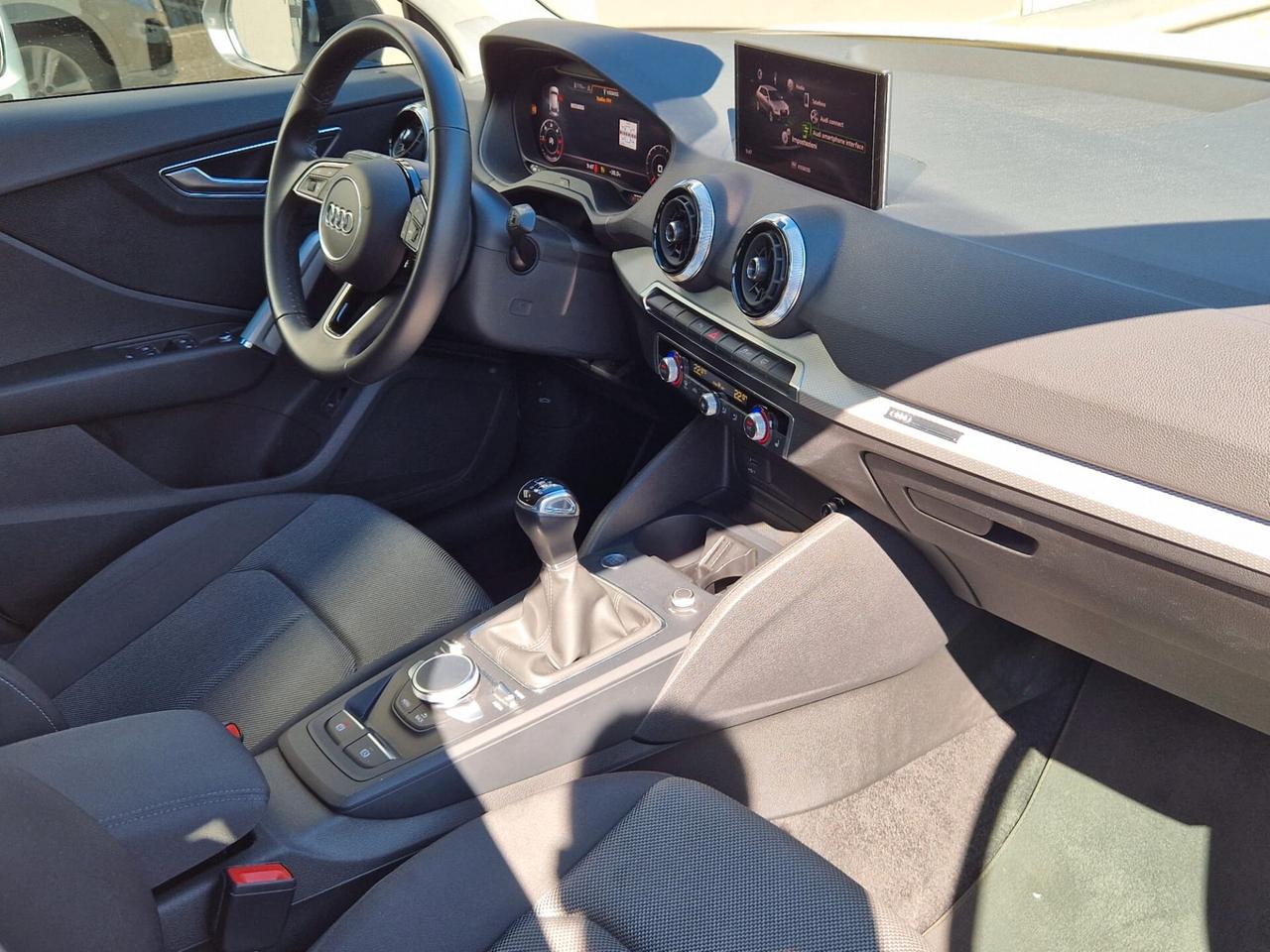 Audi Q2 30 TDI Identity Black