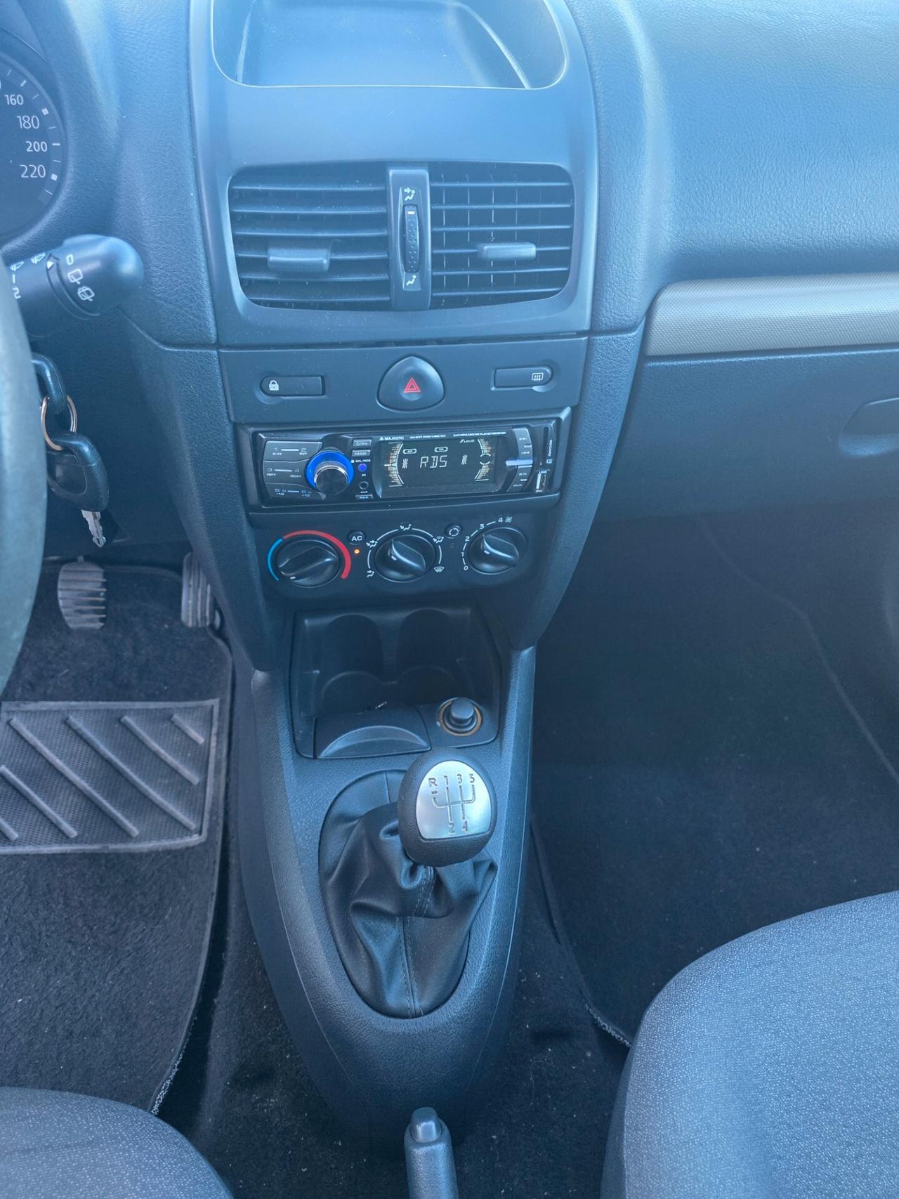 Renault Clio 1.2 cat 3 porte Confort Authentique