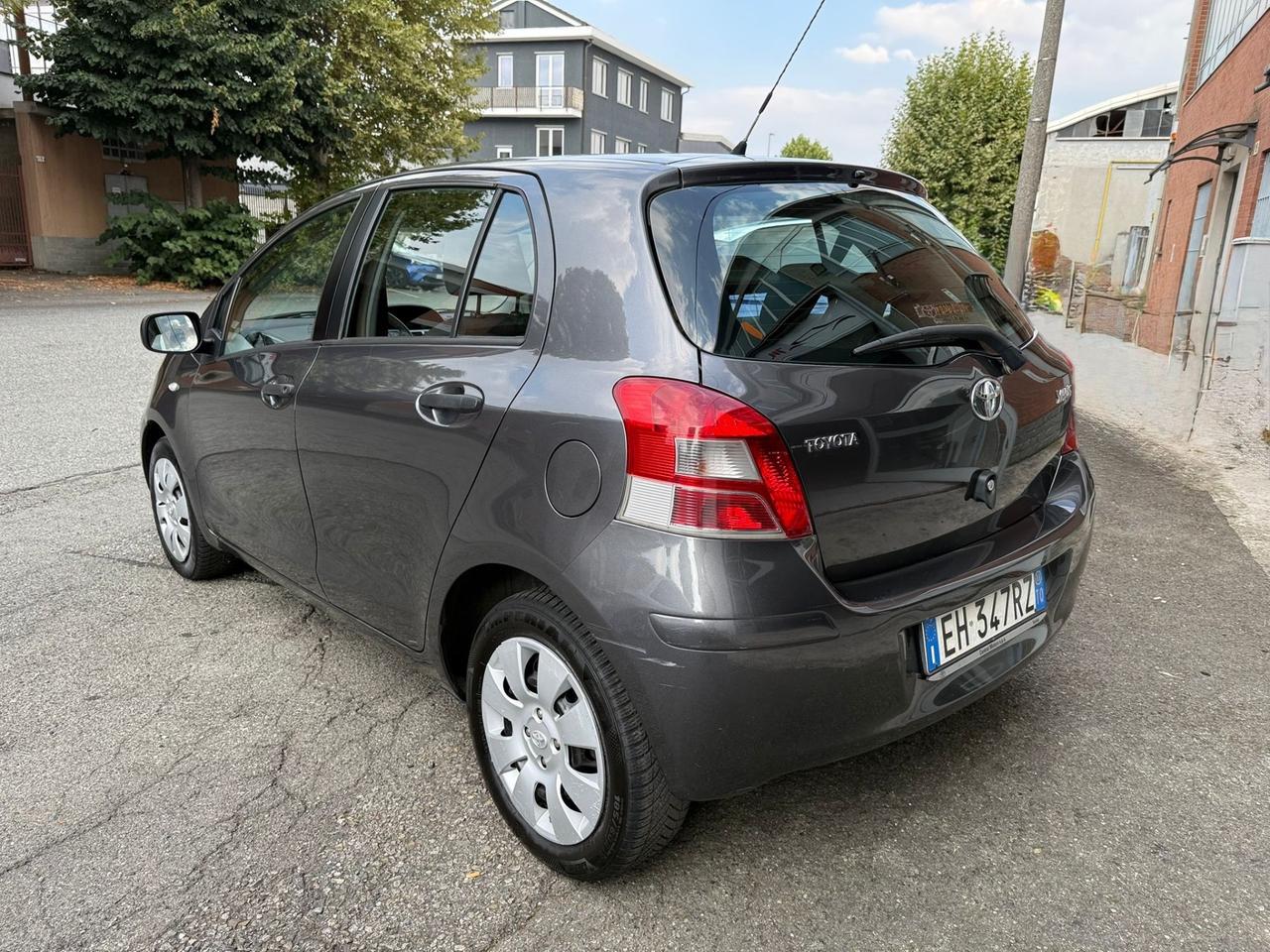 Toyota Yaris 1.0 5 porte Now