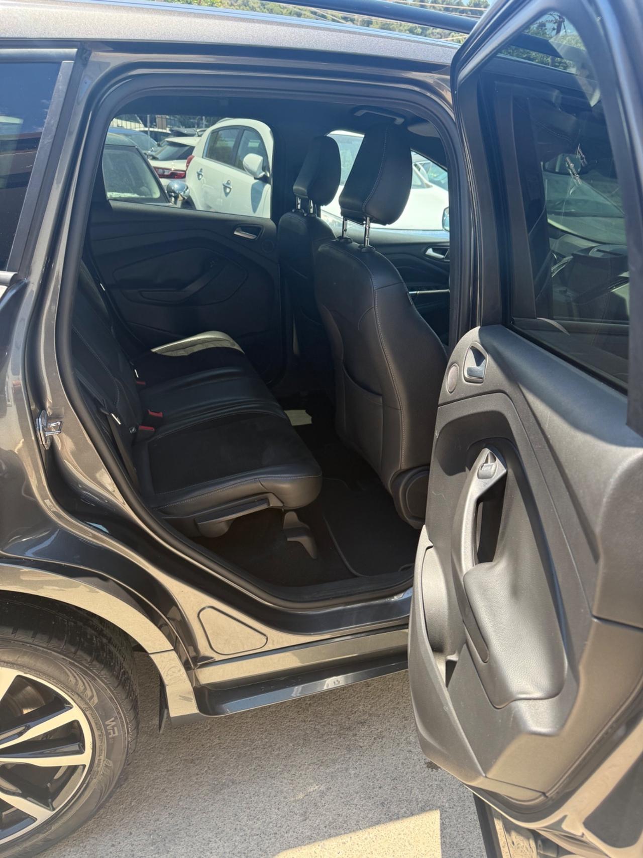 Ford Kuga 1.5 TDCI 120 CV S&S 2WD Powershift Titanium
