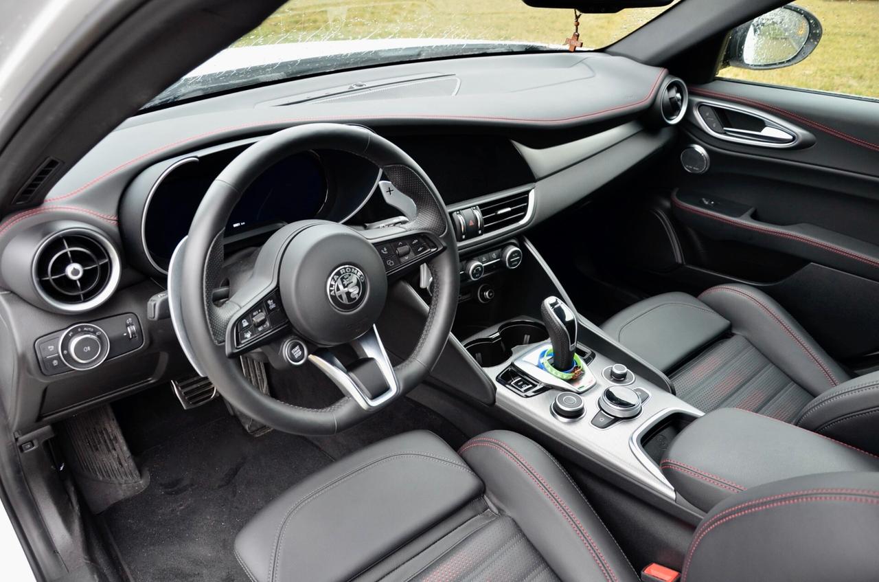 ALFA ROMEO GIULIA 2.2 T TRIBUTO ITALIANO Q4 210cv AUTO, GARANZIA UFF 7/28, SOSPENSIONI, HARMAN & KARDON, MULTIBEAM, PELLE, 19", PERMUTE