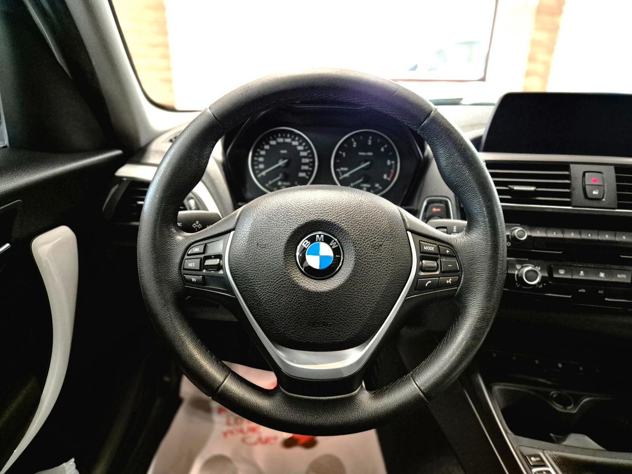 Bmw 116 116d 5p. Urban