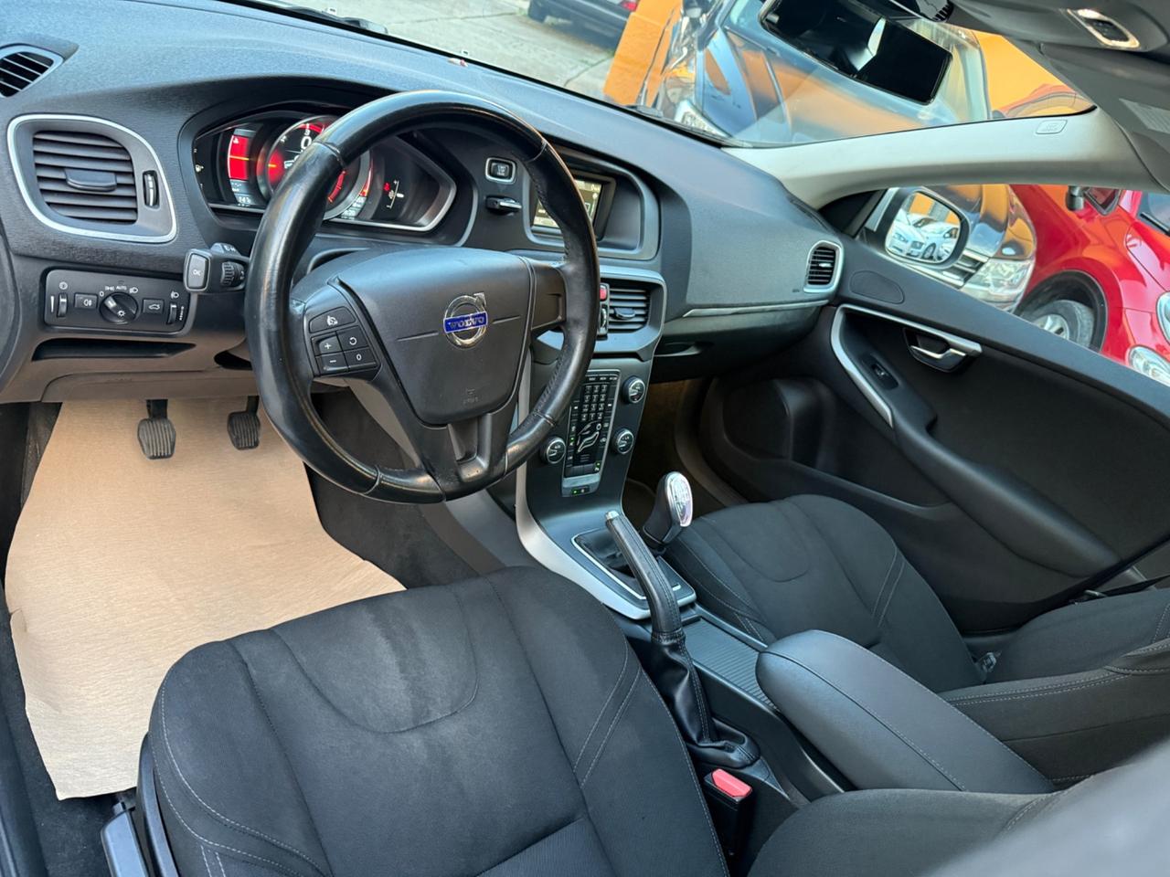Volvo V40 D2 1.6 Summum