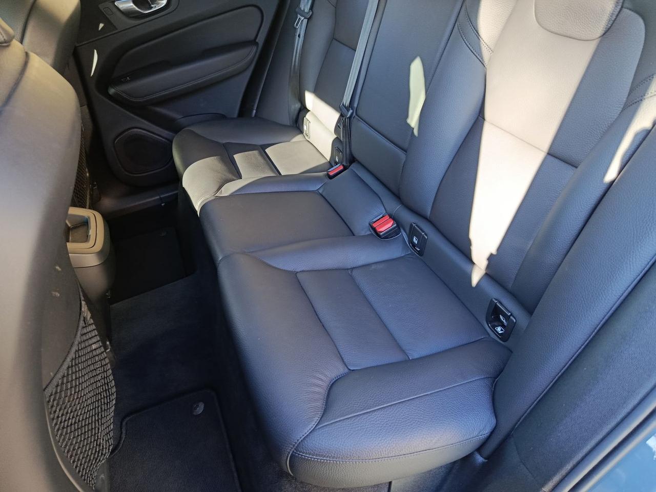 Volvo XC 60 Plus Dark 2.0 B4 MHEV #9159