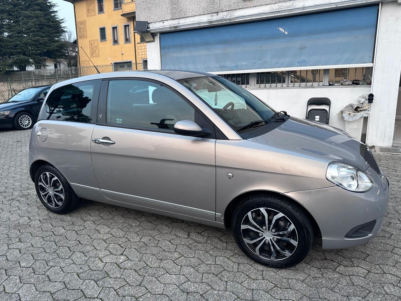 Lancia Ypsilon 1.2 Argento*NEOPATENTATI