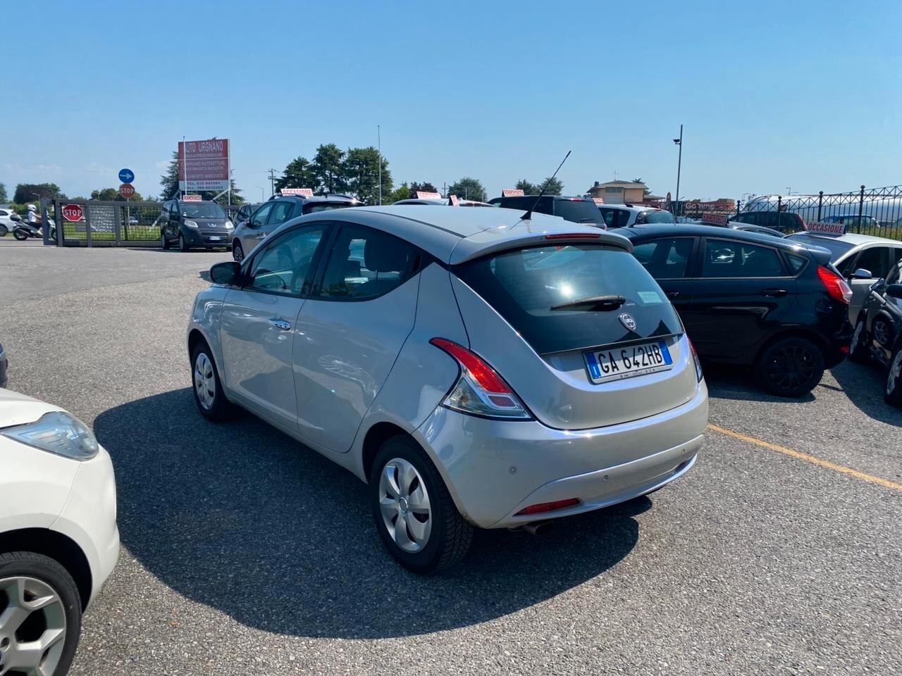 Lancia Ypsilon 1.2 69 CV 5 porte S&S Platinum