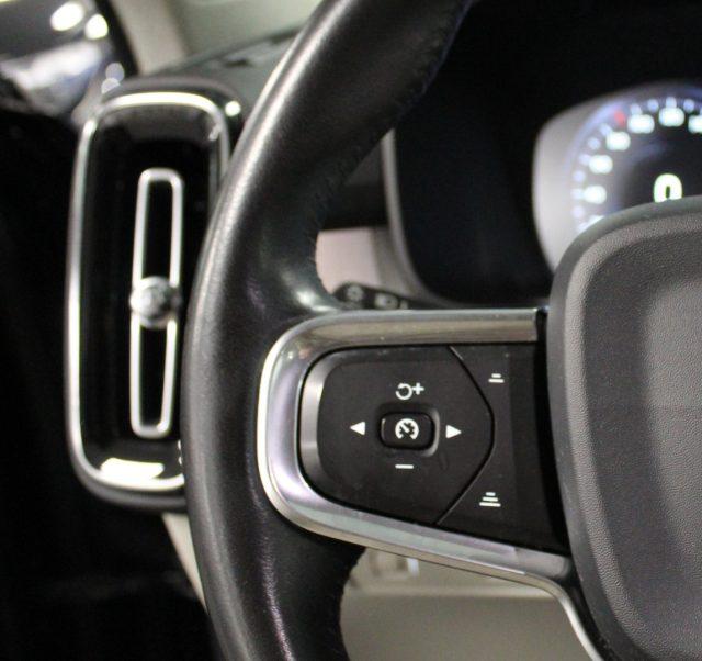 VOLVO XC40 2.0 D3 150 CV Momentum Pro Automatica