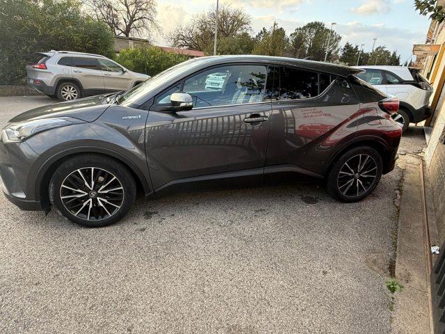 TOYOTA C-HR 1.8 Hybrid E-CVT Lounge