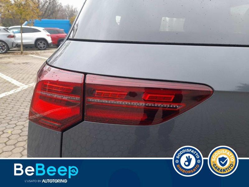 Volkswagen Golf 1.5 ETSI EVO R-LINE 150CV DSG