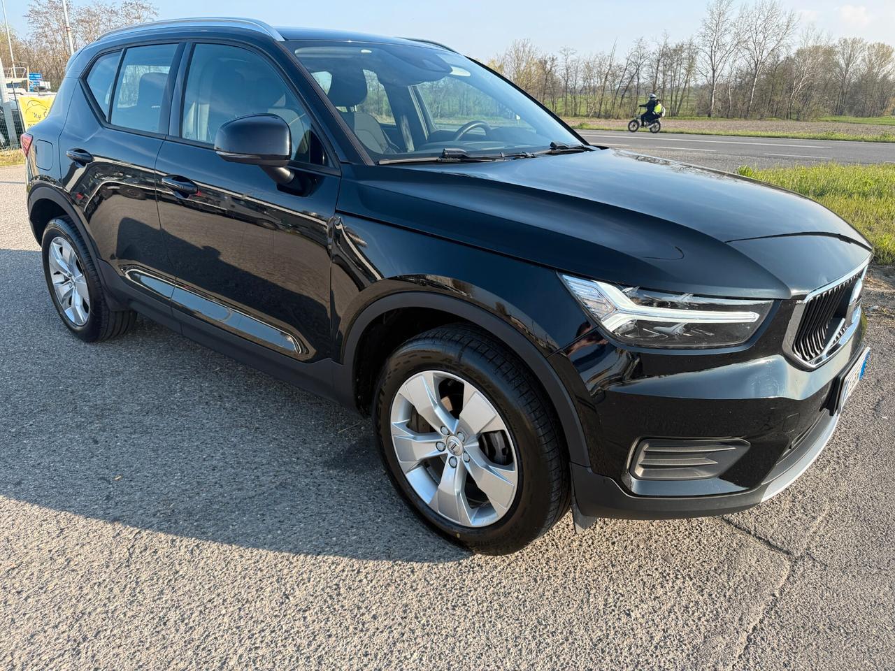 Volvo XC40 T2 Momentum Pro N1 UNICOPROPRIETARIO