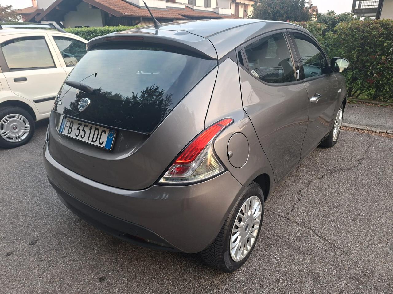 Lancia Ypsilon 0.9 TwinAir 85 CV 5 porte S&S DFN Platinum