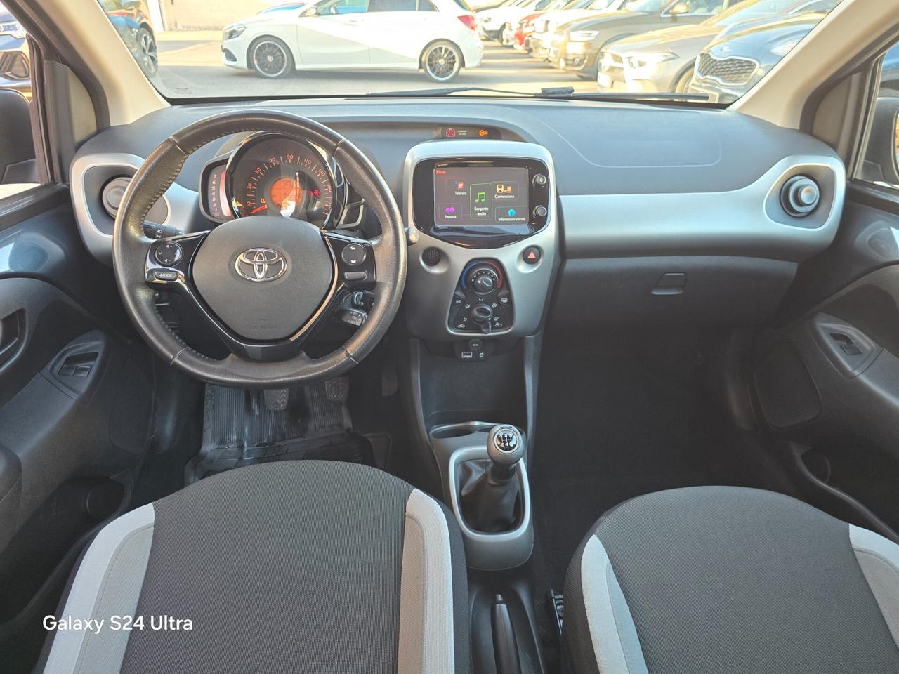 Toyota Aygo 1.0 VVT-i 69 CV 5 porte x-cool