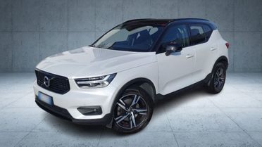 VOLVO XC40 T4 Geartronic Momentum Aut. + Tetto