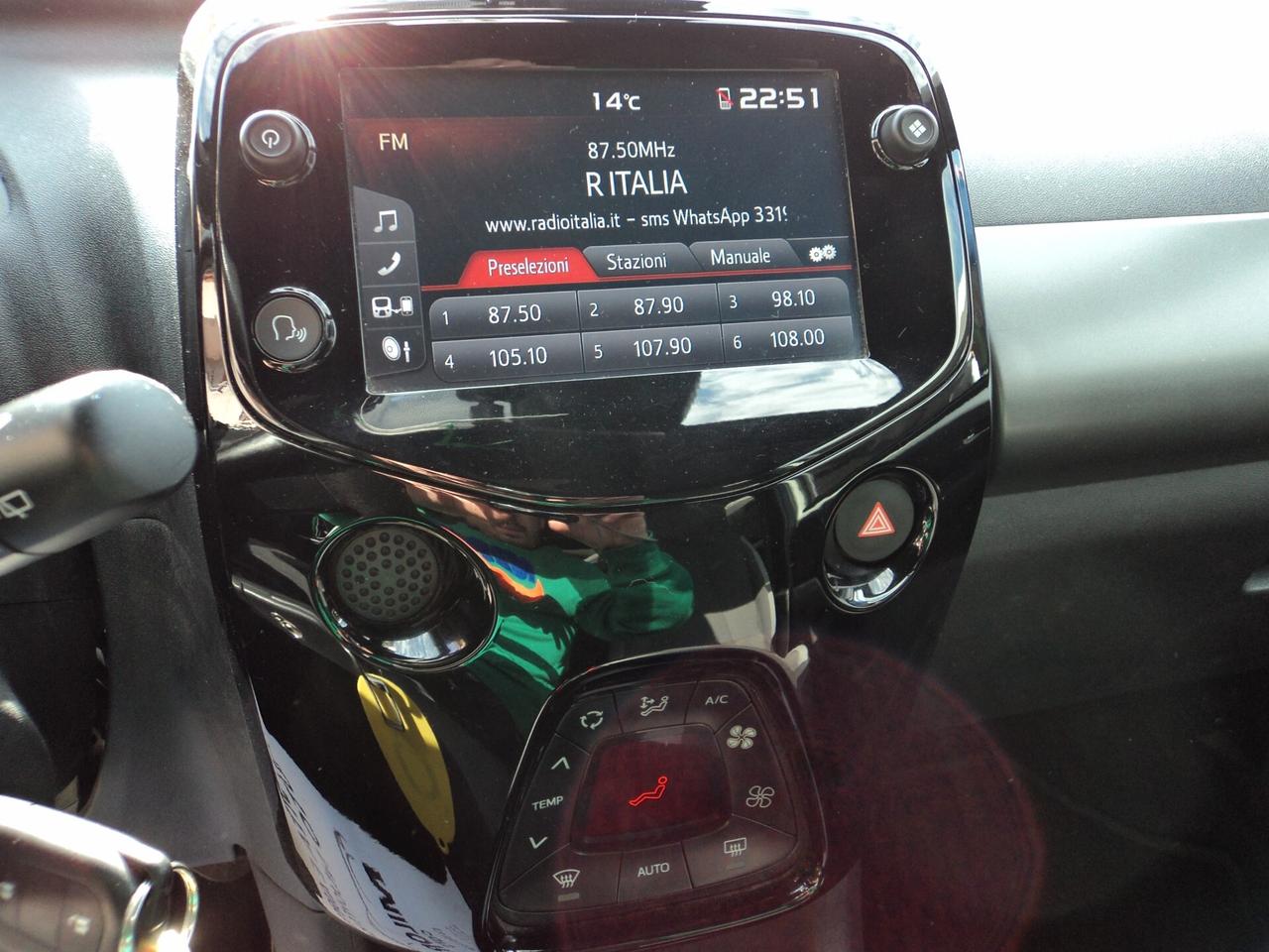 Toyota Aygo Connect 1.0 VVT-i 72 CV 5 porte x-clusiv