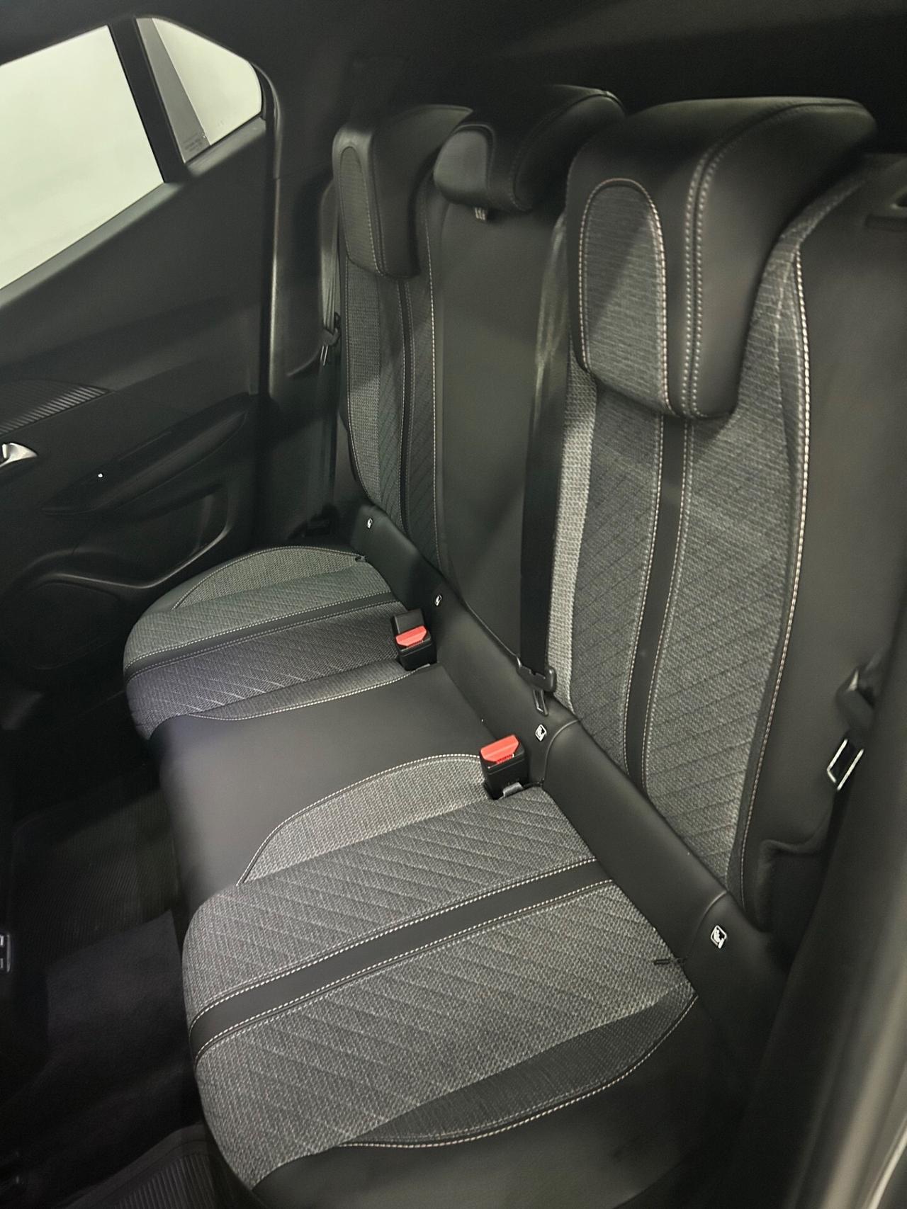 Peugeot 2008 PureTech 100 S&S Active